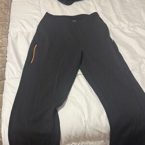 Jaanuu women’s scrub Black pants  with zipper. Very good condition!